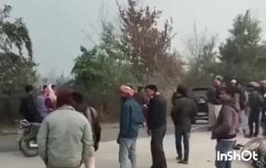 टांडा: बसखारी में राष्ट्रीय राजमार्ग शुकुल बाजार के पास दो बाइक की टक्कर, नशे में धुत चालक ने मारी टक्कर