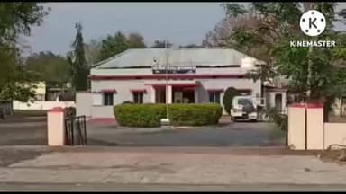 कारंजा: कारंजा ..शेतात जात असलेल्या शेतकऱ्याच्या दुचाकीला बसने दिली धडक.. दुचाकी स्वार गंभीर आमगाव मौजेतील घटना