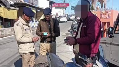 श्रीनगर: यातायात नियम तोड़ने वाले 202 वाहन चालकों पर की गई कार्रवाई