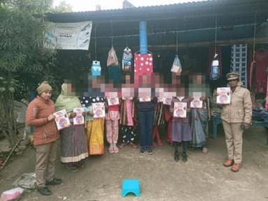 रुधौली: बांसखोर गांव में मिशन शक्ति अभियान के तहत महिलाओं और बालिकाओं को किया गया जागरूक