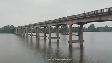 सुवासरा: बसई में तेज रफ्तार पिकअप ने मछली केंद्र के पास खड़ी बोलेरो को मारी टक्कर, केस दर्ज