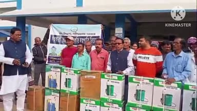 কাঁথি ৩: গ্রামীণ কৃষকদের সহায়তায় কৃষির উন্নয়নের লক্ষ্যে কৃষি সরঞ্জাম প্রদান কর্মসূচিতে উপস্থিত সভাপতি বিকাশ চন্দ্র বেজ