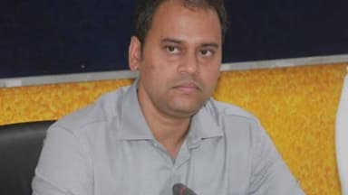 बिलारी: मुरादाबाद में नर्सरी से 8वीं तक के स्कूलों का समय बदला गया, शीतलहर और कोहरे के कारण जिलाधिकारी ने दिए आदेश