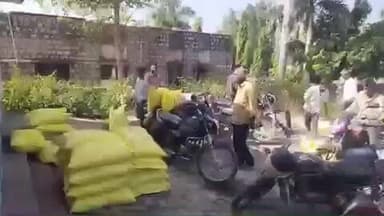 सुनेल: उन्हेल में यूरिया खाद लेने के लिए किसानों की भीड़ उमड़ी