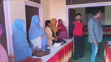 हिण्डौन: महू में ग्रामीण समस्या समाधान शिविर का CMHO ने किया औचक निरीक्षण, व्यवस्थाओं का लिया जायजा