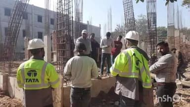 अंबाह: सरकारी अस्पताल के नए भवन का भवन विकास निगम के प्रबंधक ने किया निरीक्षण