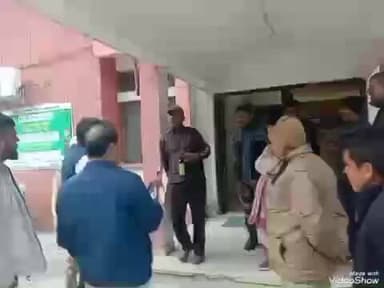 सतपुली: तहसील परिसर सतपुली में वन विभाग की टीम आज बुधवार को 5:00 बजे गश्त के लिए पहुंची