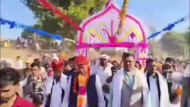 मण्डरायल: चंदेली को नवीन पंचायत बनने पर विधायक हंसराज मीना का घोड़ी पर बैठाकर लोगों ने गाजे-बाजे से किया स्वागत