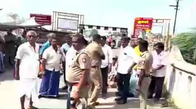 குமாரபாளையம்: பவானி சாலையில் இந்து சமய அறநிலைத்துறை அதிகாரிகளை முற்றுகையிட்டு பொதுமக்கள் மறியல் போராட்டத்தில் ஈடுபட்டதால் பரபரப்பு ஏற்பட்டன