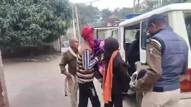 फुल्लीडूमर: सिमरीकुंड पुल के पास फुल्लीडुमर पुलिस ने 60 लीटर शराब के साथ एक तस्कर और एक वारंटी को किया गिरफ्तार