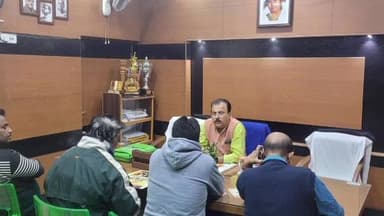 বজবজ ২: বজ বজ ২ নম্বর ব্লকের বিভিন্ন এলাকার সাধারণ মানুষদের সমস্যা সমাধানের জন্য আলোচনা সভা করলেন পঞ্চায়েত সমিতির সভাপতি।