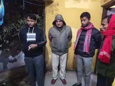 सिकंदरपुर: नायब तहसीलदार और चौकी प्रभारी ने सिकन्दरपुर चौराहे पर रैन बसेरा का किया औचक निरीक्षण