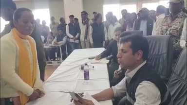 बडोनी: दतिया कलेक्टर ने किया कस्बा बसई का दौरा, जनसुनवाई में 100 से अधिक आवेदनों पर की सुनवाई, बालक छात्रावास का किया निरीक्षण