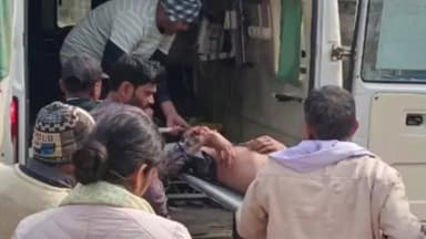 रोहतास: रोहतास में अज्ञात वाहन की टक्कर से बाइक सवार गंभीर रूप से घायल