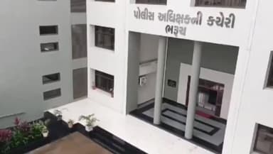 હાંસોટ: જુના આસરમા ગામની સીમમાં ખાડી કિનારે શેરડીના ખેતર પાસે જુગાર રમતા 6 જુગારીયાઓને 1.07 લાખના મુદ્દામાલ સાથે ઝડપી પાડ્યા હતા