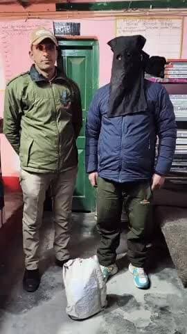 डीडीहाट: कोतवाली डीडीहाट पुलिस ने ढाबे की आड़ में शराब तस्करी करने वाले को किया गिरफ्तार