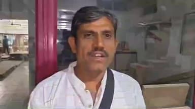 ચુડા: ચુડા તાલુકા ના ગ્રામ્ય વિસ્તારોમાં પણ SIR ની કામગીરી ચાલુ અનેક લોકો વેપાર નોકરી ધંધાર્થે બહાર પણ નામ ગામમાં એનુ શું?