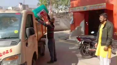 करेली: करेली नगर पालिका ने स्वच्छता अभियान के तहत मंदिरों से पूजन सामग्री इकट्ठा कराई