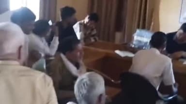 अकलेरा: अकलेरा उपखण्ड के ग्राम खारपा में अटल सेवा केंद्र में बिजली बिल समस्या समाधान शिविर का आयोजन किया गया