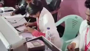 केवटी रनवे: केवटी प्रखंड में ‘हर घर हर गांव स्वास्थ्य आपके द्वार’ कार्यक्रम के तहत मुफ्त स्वास्थ्य जांच शिविर आयोजित