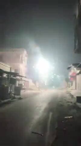 पंचदेवरी: पंचदेवरी प्रखंड के जमुनहां बाजार में राजेंद्र चौक के पास बिजली के खंभे में शॉर्ट सर्किट से आग, अफरा-तफरी मची