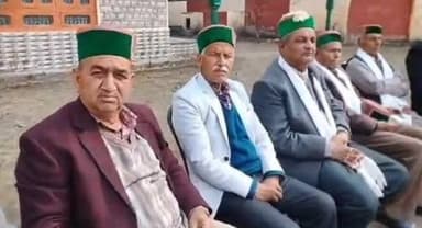 चिड़गांव: संधासू में पेंशनर्स वेलफेयर एसोसिएशन छौहारा ने मनाया पेंशनर दिवस