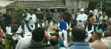 सकरा: राजद की टीम ने मिश्रौलिया गांव में मृतकों के परिजनों से मुलाकात की, सरकार पर लगाए गंभीर आरोप