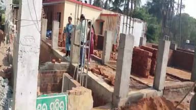 ଦିଗପହଣ୍ଡି: ଗଂଜାମ ଜିଲ୍ଲା ଦିଗପହଣ୍ଡି ବ୍ଲକର ବିଡିଓ ଅ।ଜି ଦିନ 10 ଘଣ୍ଟ ସମୟରେ ଖମାରି ଗ୍ରାମ ପରିଦର୍ଶନ କରିଥିଲେ ।