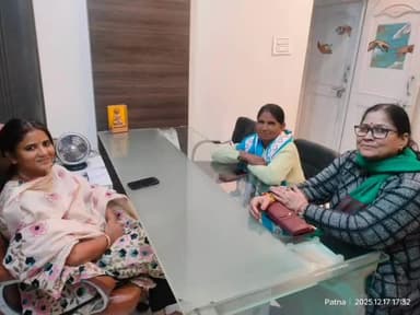 परिहार: पूर्व निर्दलीय प्रत्याशी रितु जयसवाल से महिला राजद नेताओं ने की मुलाकात