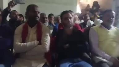 बलिया: बलिया नगर परिषद स्थित जदयू कार्यालय में बुधवार को पार्टी का सदस्यता अभियान चलाया गया