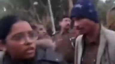 मंसूरचक: मंसूरचक के सोहिलवाड़ा फरपुरा गांव में शराब तस्कर को पकड़ने गई पुलिस टीम पर हमला