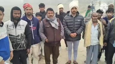 ज़ीरादेई: समस्या को देखते हुए समाजसेवी ने मनिया रामनगर नहर पर बॉस की चचरी पुल का निर्माण शुरू कराया, लोगों ने की प्रशंसा