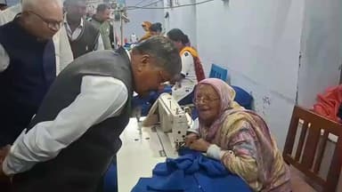 રાણપુર: રાજ્યના કેબિનેટ મંત્રી નરેશભાઈ પટેલ એ રાણપુર ખાદી કેન્દ્રની મુલાકાત દરમિયાન વૃદ્ધ મહિલા કર્મચારી સાથે વાર્તાલાપ કર્યો