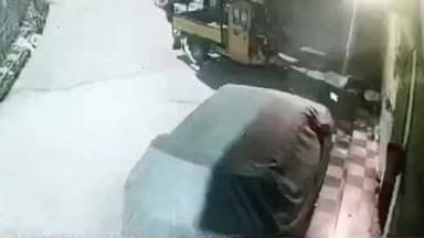 उदयपुरा: उदयपुरा में गाय को पीटने का वीडियो वायरल, थाने में शिकायत दर्ज, पुलिस करेगी जांच