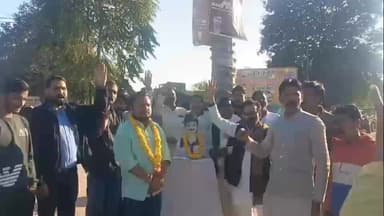 गुनौर: कांग्रेस ने नव नियुक्त अध्यक्ष सौरभ का स्वागत किया, गुनोर विधानसभा के पूर्व प्रत्याशी ने मिठाई खिलाई