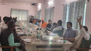 সাগর: ২০২৬ গঙ্গাসাগর মেলা প্রস্তুতি নিয়ে বকখালি ডেভেলপমেন্ট অথরিটি অফিসে প্রশাসনিক বৈঠক করলেন মন্ত্রী