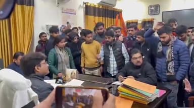 रुहेलखंड #विश्वविद्यालय के मानसरोवर (पूर्व में पीजी) #छात्रावास में चल रहीं अनियमितताओं को लेकर ABVP ने किया विरोध|