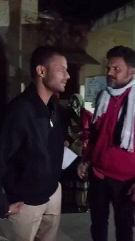 सिवाना: पेट्रोल पंप प्वलीज मामले में लापरवाही को लेकर परिवारजन शव के साथ तहसील मुख्यालय के आगे धरने पर बैठे