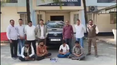 ગીર ગઢડા: વ્હેલ માછલીની ઉલ્ટી ( એંબરગ્રીસ) જેવા પદાથઁ સાથે 4 ઇસમોને 5,20,000 ના મુદામાલ સાથે ગીરગઢડા પોલીસે દ્રોણથી ઝડપી લીધા