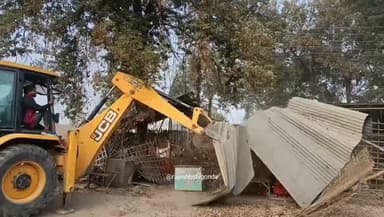 #gonda की #colonelganj नवीन मंडी में कुछ इस तरह गरजा #sdm #nehamishra का #buldożer