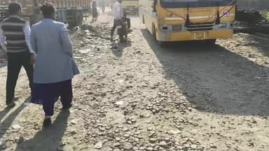 मुरैना आरटीओ 02 स्कूल वाहनो से 65000/- का राजस्व वसूल किया जाना