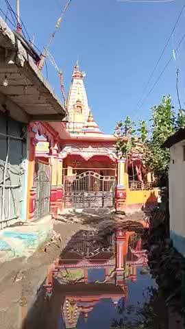 ग्राम पंचायत भील खेड़ा में यह दो पक्ष में एक के सामने पानी भरा है और एक पक्ष आगे वाला ने पानी रोक के रखा है उसके द्वारा