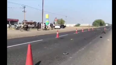 માળીયા: માળીયા મીયાણાના પીપળીયા ચાર રસ્તા નજીક ચાર પદયાત્રિકોના મોત નિપજાવનાર કન્ટેનર ચાલક વિરુદ્ધ ગુનો નોંધાયો...