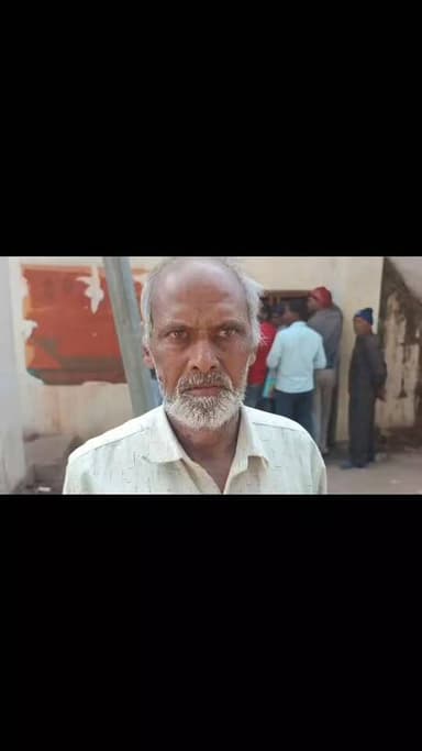 जालौन में खाद की किल्लत से किसान हुए परेशान,
साइकिल से खाद लेने आए किसान खाद न मिलने से मायूस होकर लौटे,
एक-एक बोरी खाद ...