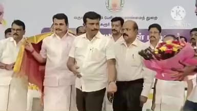 மண்மங்கலம்: புகலூர் தனியார் மஹாலில் வருவாய் பேரிடர் மேலாண்மை துறை சார்பில் வீட்டுமனை பட்டா மற்றும் நலத்திட்ட உதவிகள் வழங்கினர்