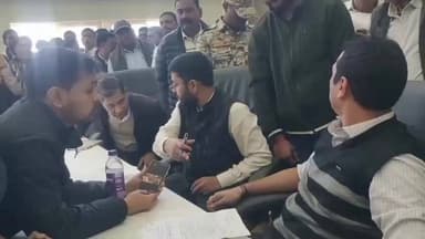 दतिया
लापरवाह पटवारी पर भड़के कलेक्टर, कलेक्टर बोले हम नेताओं के लिए नहीं जनता के लिए काम करते हैं #morena2025 #hilight...