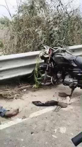 पिक अप और बाइक की टक्कर में बाइक सवार गंभी रूप से घायल