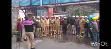 गोला गोकरणनाथ: गोला में फायर स्टेशन और बजाज शुगर मिल की संयुक्त मॉक ड्रिल, अग्नि सुरक्षा तैयारियों का हुआ परीक्षण