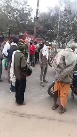 खाद न मिलने से किसान परेशान
तहसील रोड खलीलाबाद के धरना