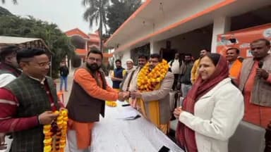 बांसडीह: मैरिटार ग्राम सभा स्थित विधायक केतकी सिंह के आवास पर SIR को लेकर कार्यकर्ताओं की महत्वपूर्ण बैठक की गई